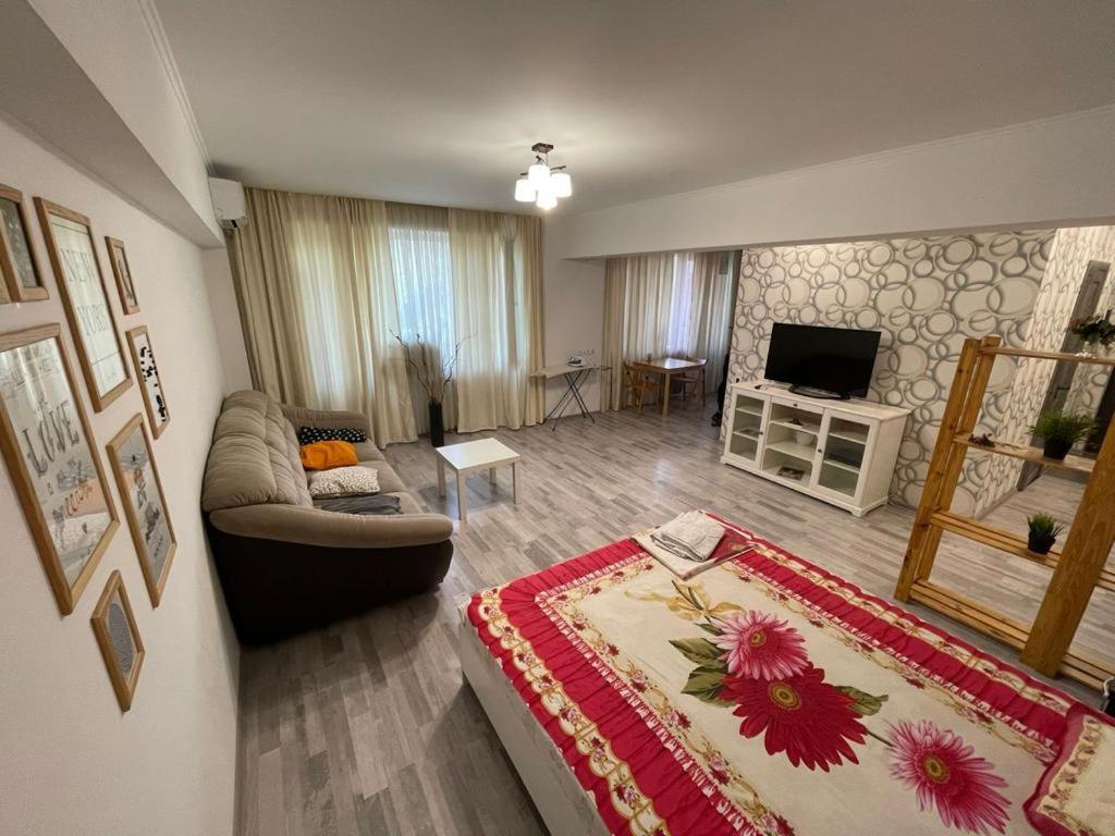 Flat Apartment Almaty Ngoại thất bức ảnh